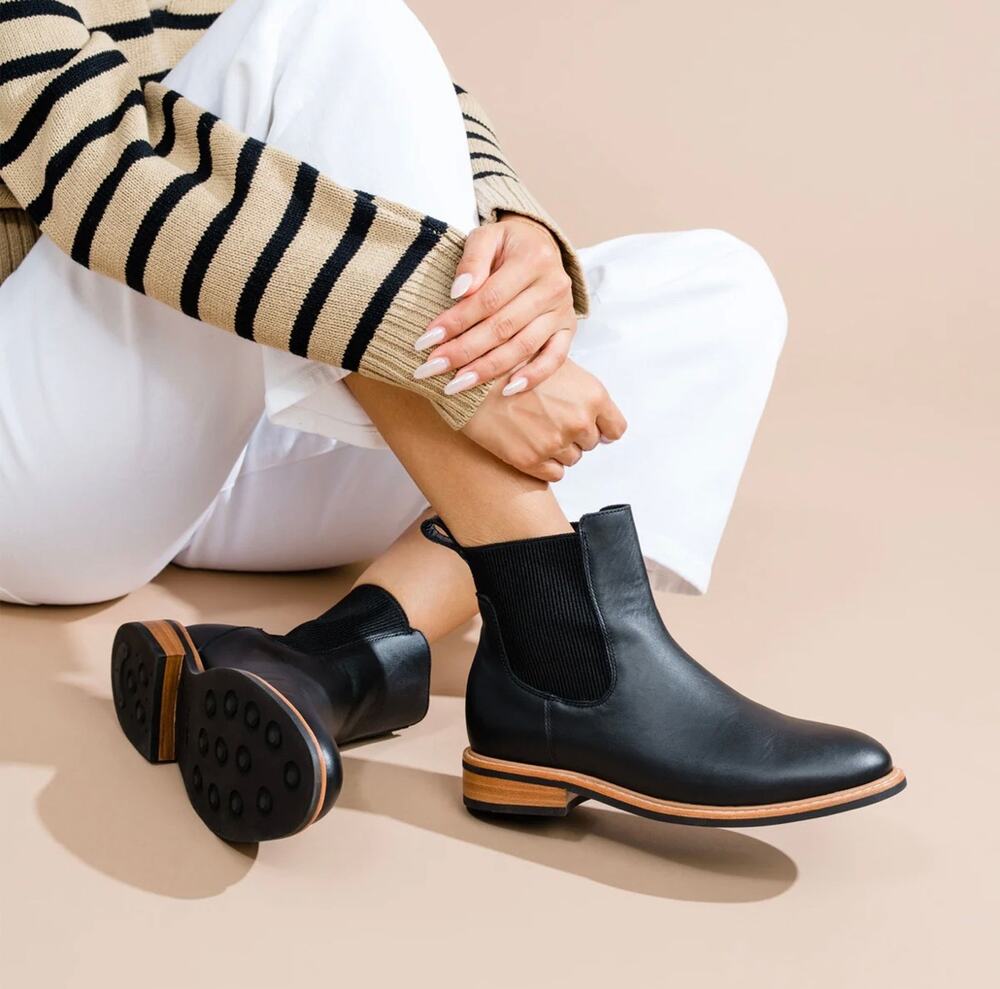 Carmen Chelsea Boots Black size 7.5 Nisolo
